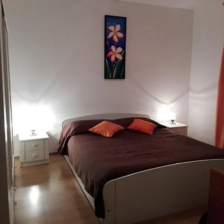Marija 4* קרס